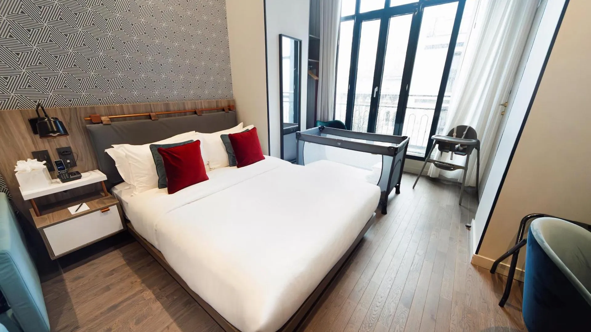Mode Paris Aparthotel